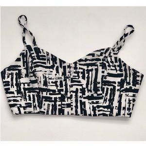 FOREVER 21 - Black & White Print - Crop Top